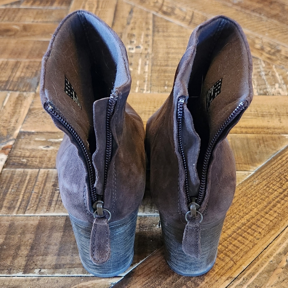 Clarks Brown Suede Ankle Booties - Picture 4 of 12